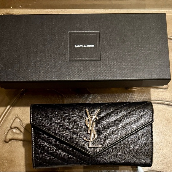 CASSANDRE MATELASSÉ SMALL FLAP WALLET IN GRAIN DE POUDRE LEATHER - Picture 5 of 7